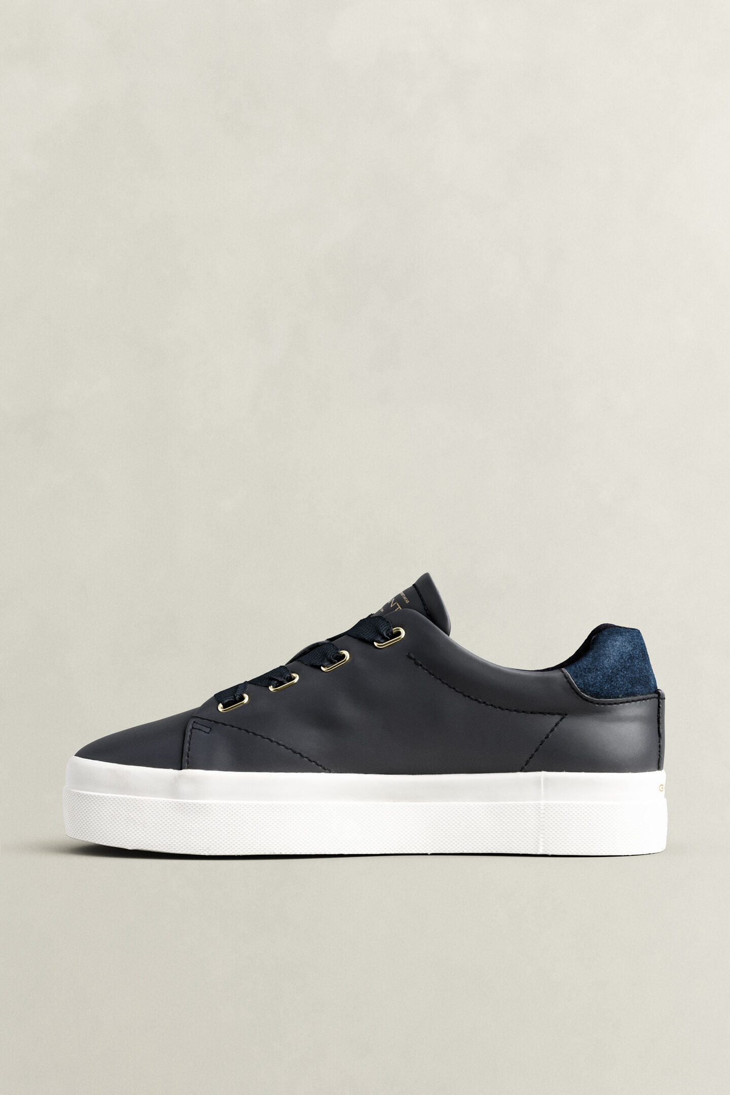 Avona Leather Sneakers