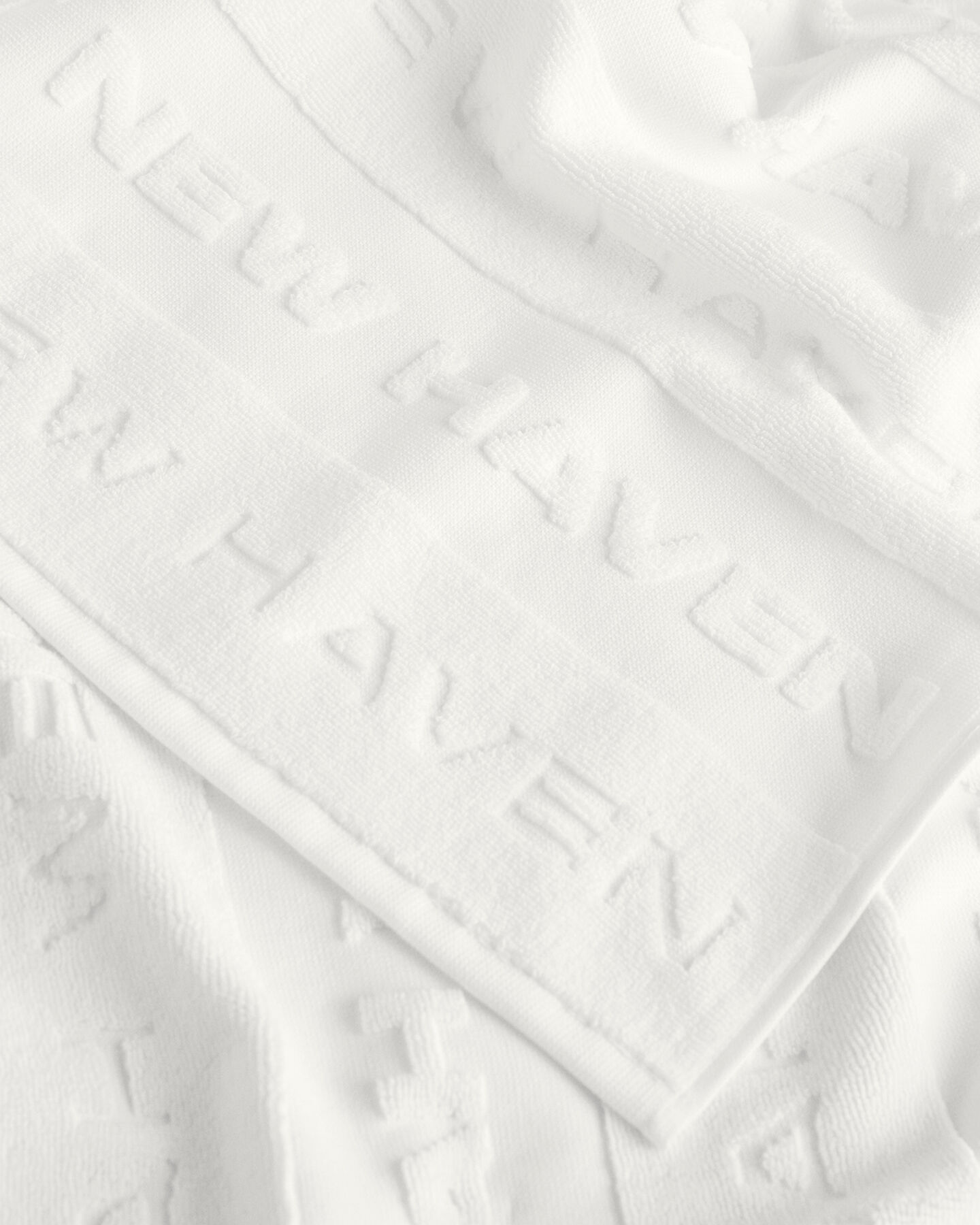 GANT New Haven Jacquard Beach Towel