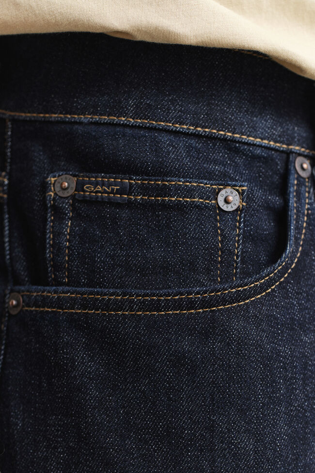 Regular Fit Clean Wash Jeans