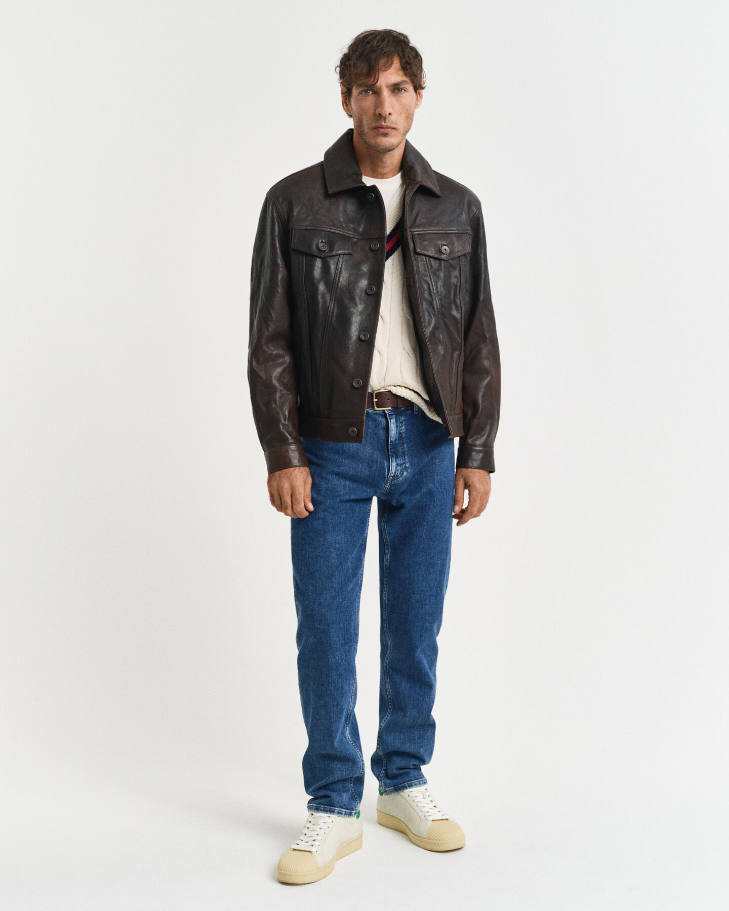 Regular Fit Clean Wash Jeans