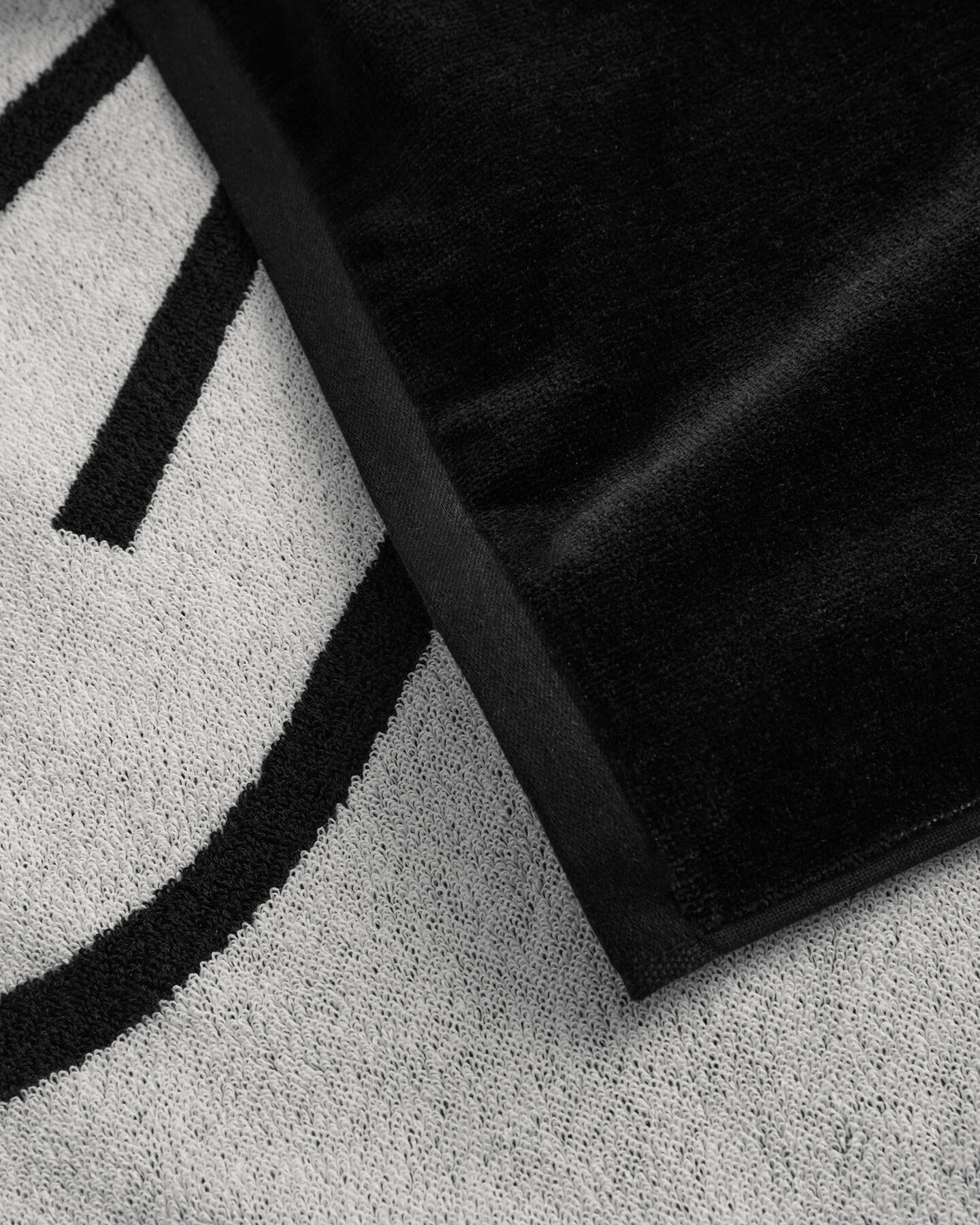 GANT Est. 1949 Beach Towel