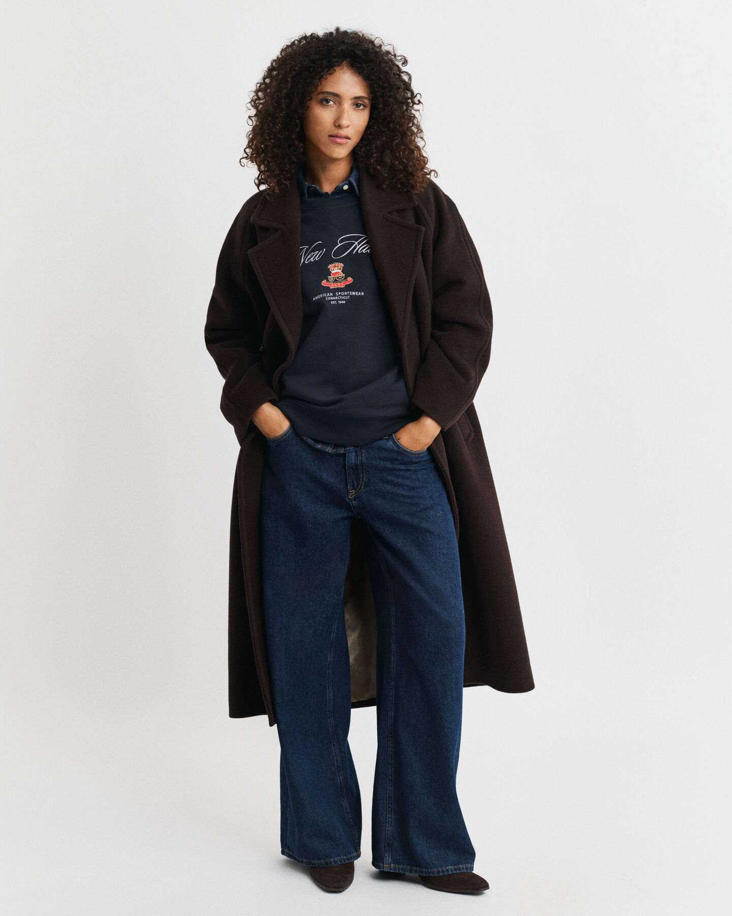 Crest Graphic Crew Neck Sweatshirt