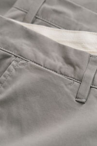 Regular Fit Classic Chinos