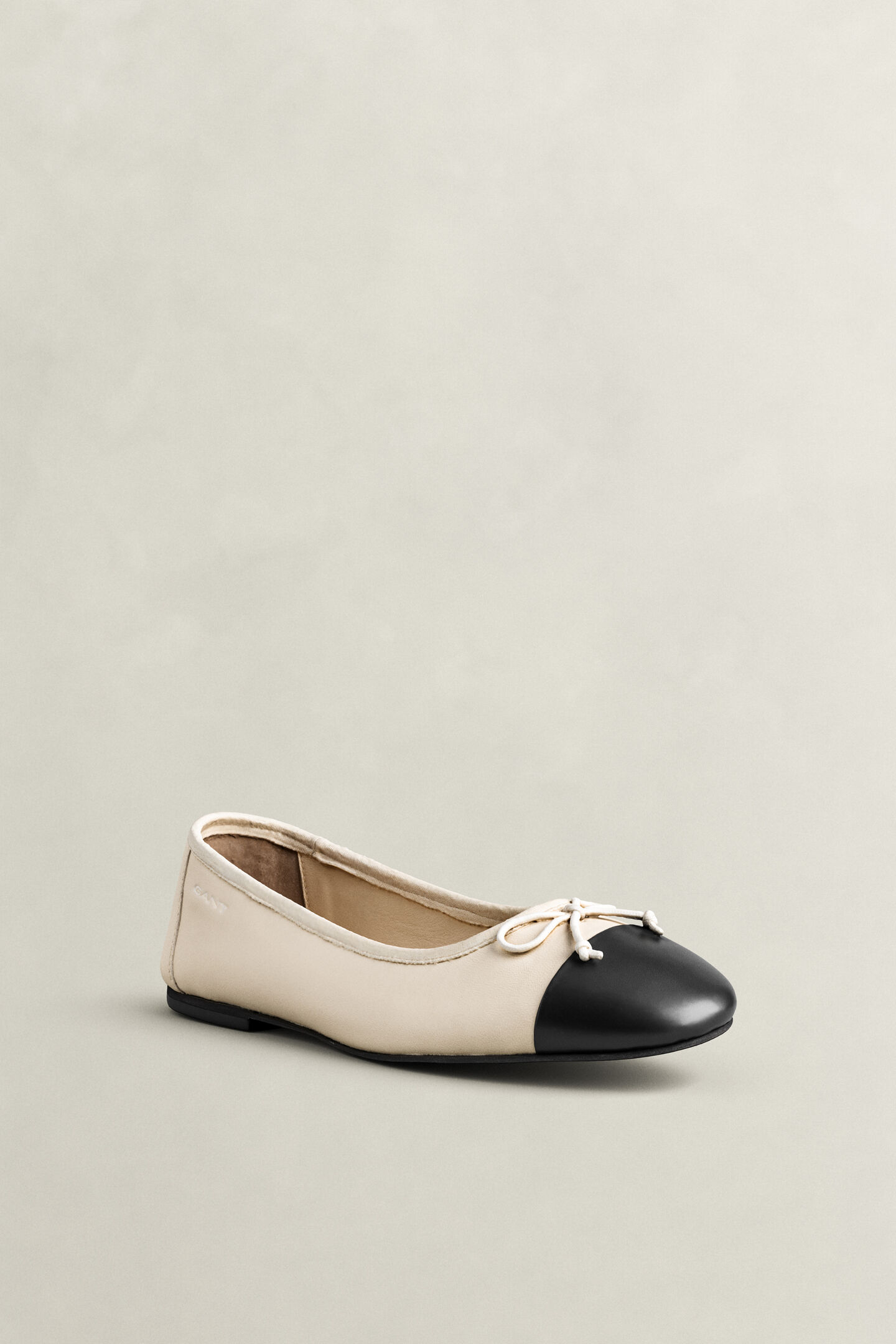Chadii Leather Ballet Flats