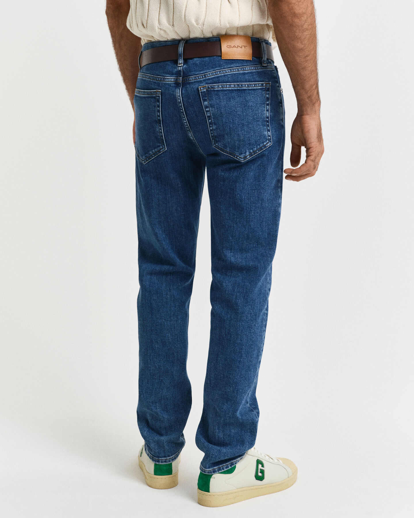 Regular Fit Clean Wash Jeans