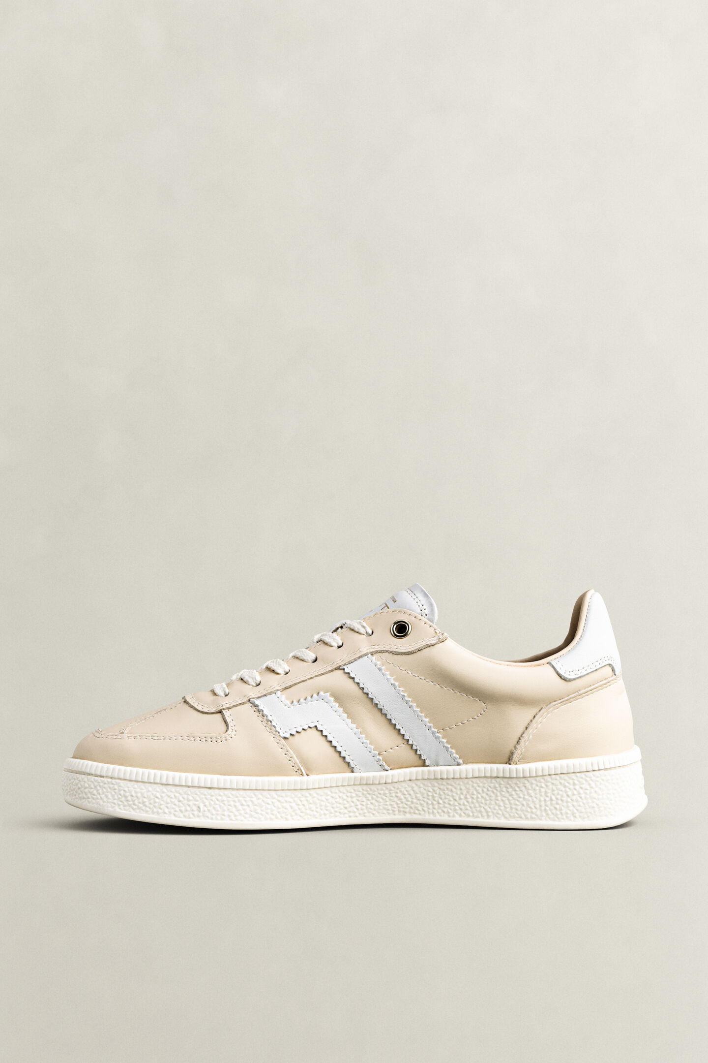 Cuzima Leather Sneakers